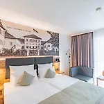 索南伯格公园酒店 4*